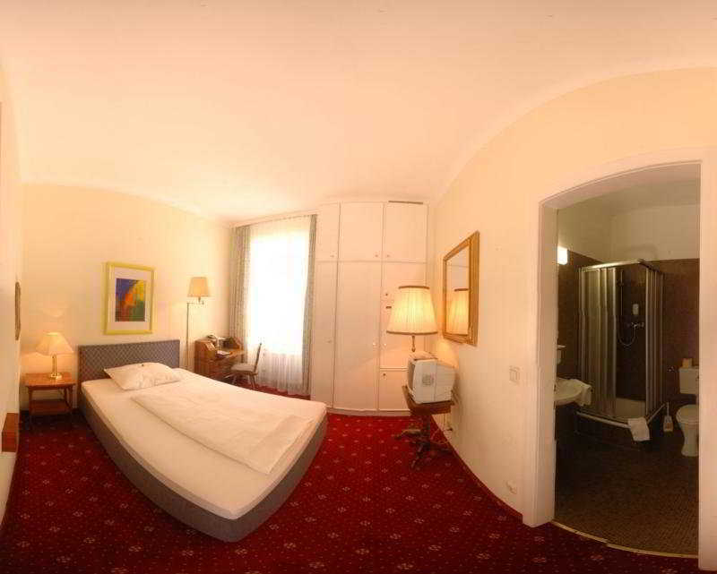 Hotel Vier Jahreszeiten Salzburgo Habitación foto
